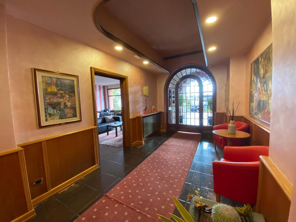 克里斯蒂娜酒店 因佩里亚 外观 照片